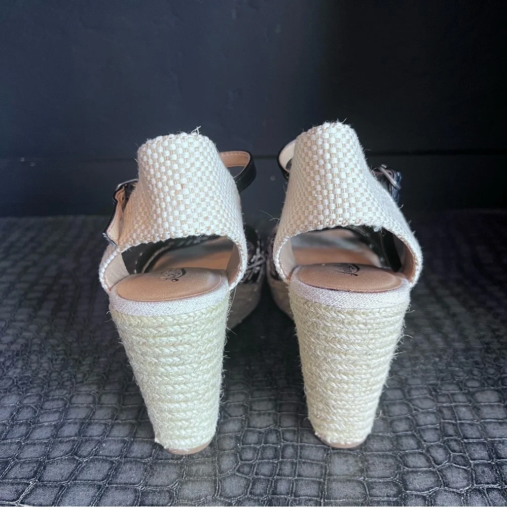 LUCKY BRAND MAHIMA PLATFORM SANDALS Color: Beige- Black Size: 7 New Summer shoe